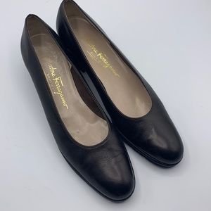 Salvatore Ferragamo brown round toe shoes